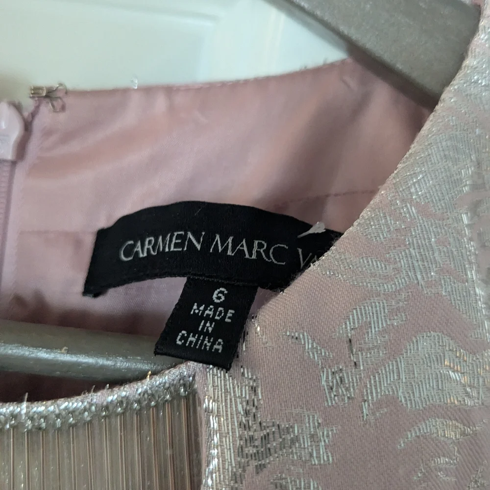 Beautiful Carmen Marc Valvo satin dress size 6 pink silver embellished - Picture 4 of 11
